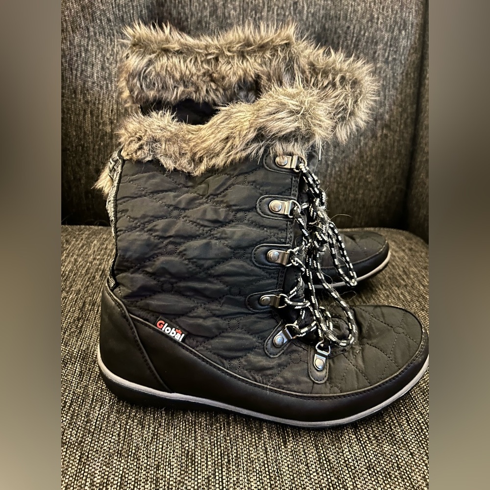 Global Win Quilted Black Winter Boots with Fur Trim